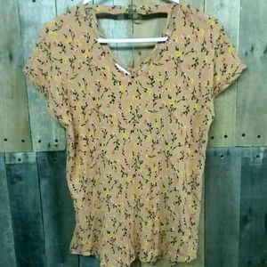 ⭐️ Maurices Flower Top/Medium
